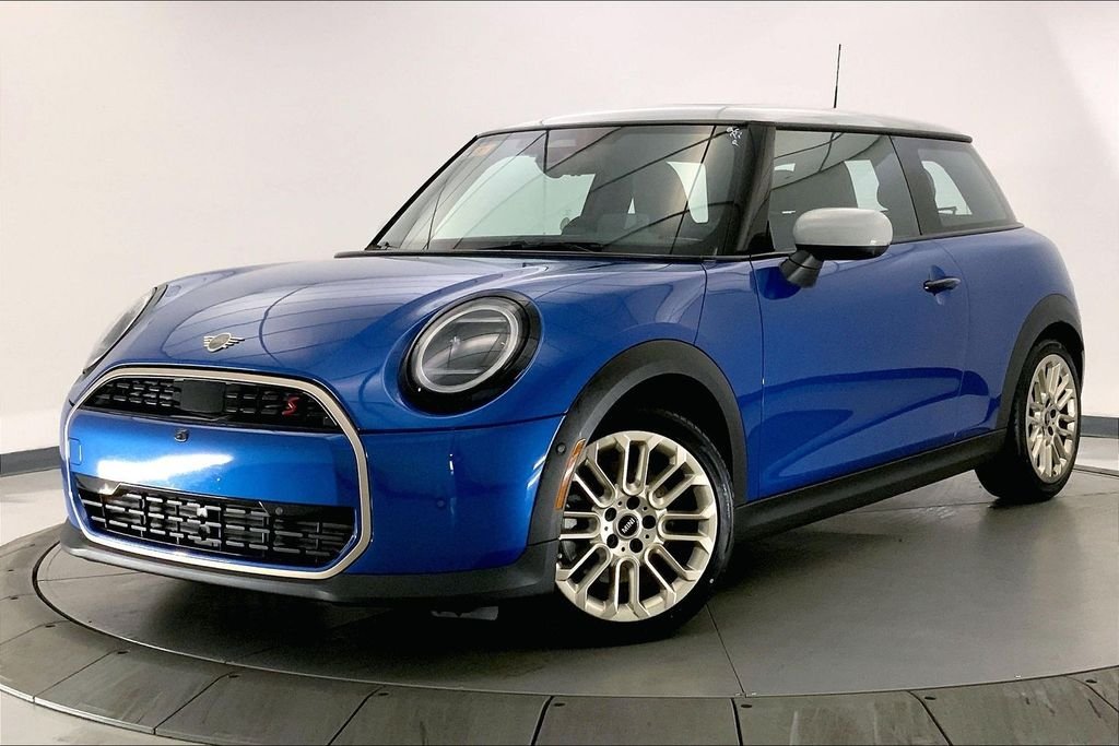 Certified Used 2025 Icy Sunshine Blue Metallic MINI  image 11