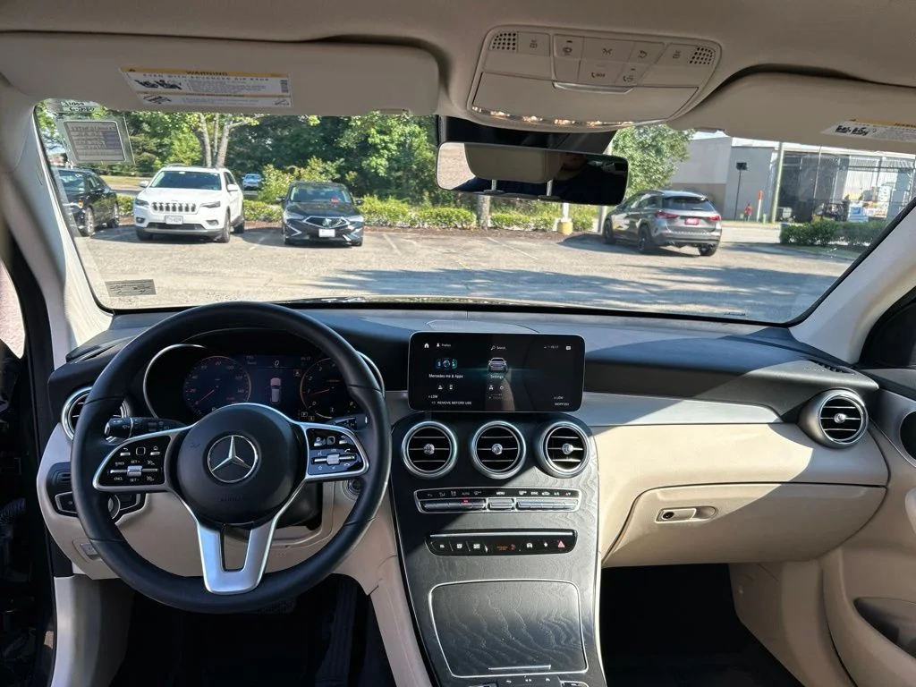 Used 2022  Mercedes-Benz GLC 300 image 18