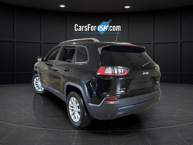 Used 2020 Diamond Black Crystal Pearlcoat Jeep Latitude image 5