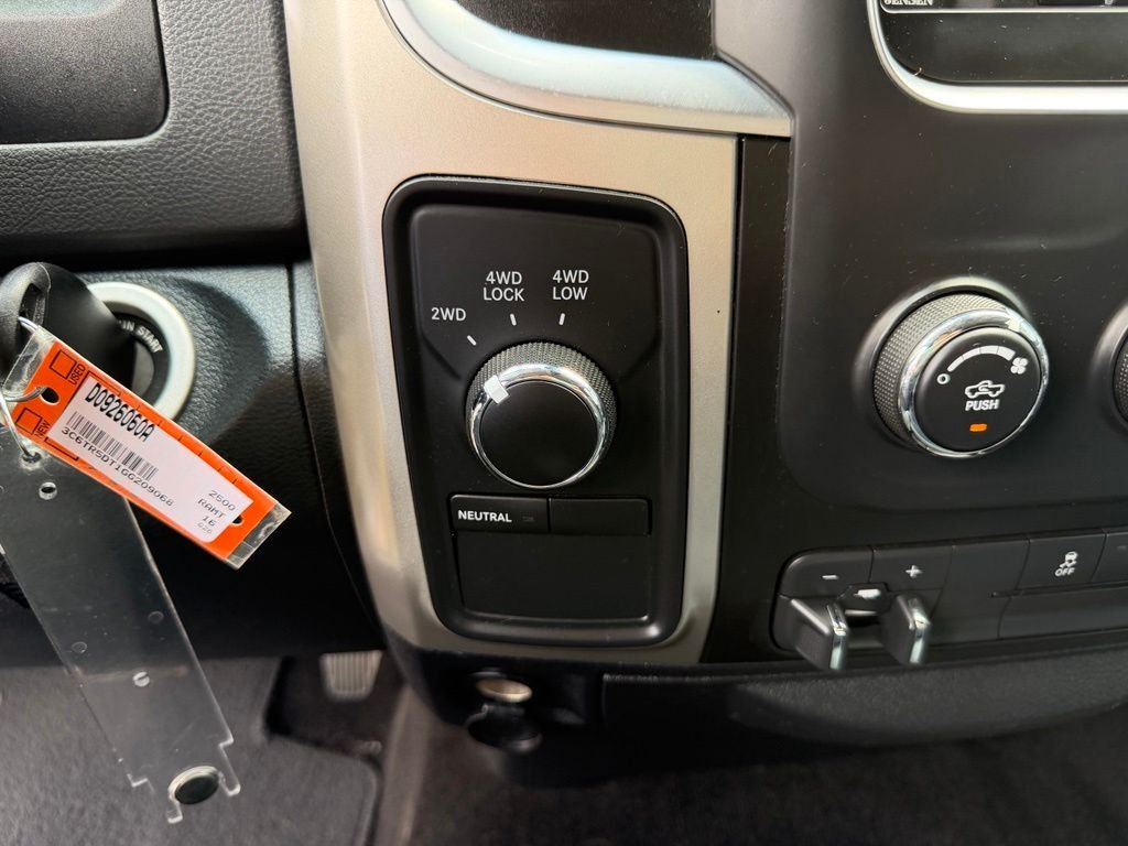 Used 2016 Bright White Clearcoat Ram SLT image 24