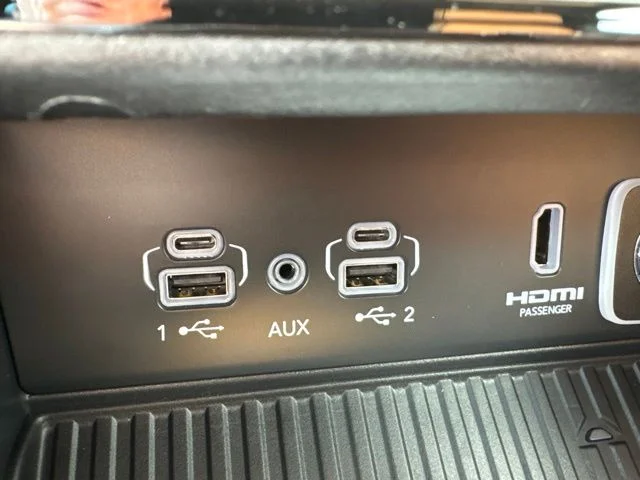 New 2027 White/off-white Jeep Summit image 14
