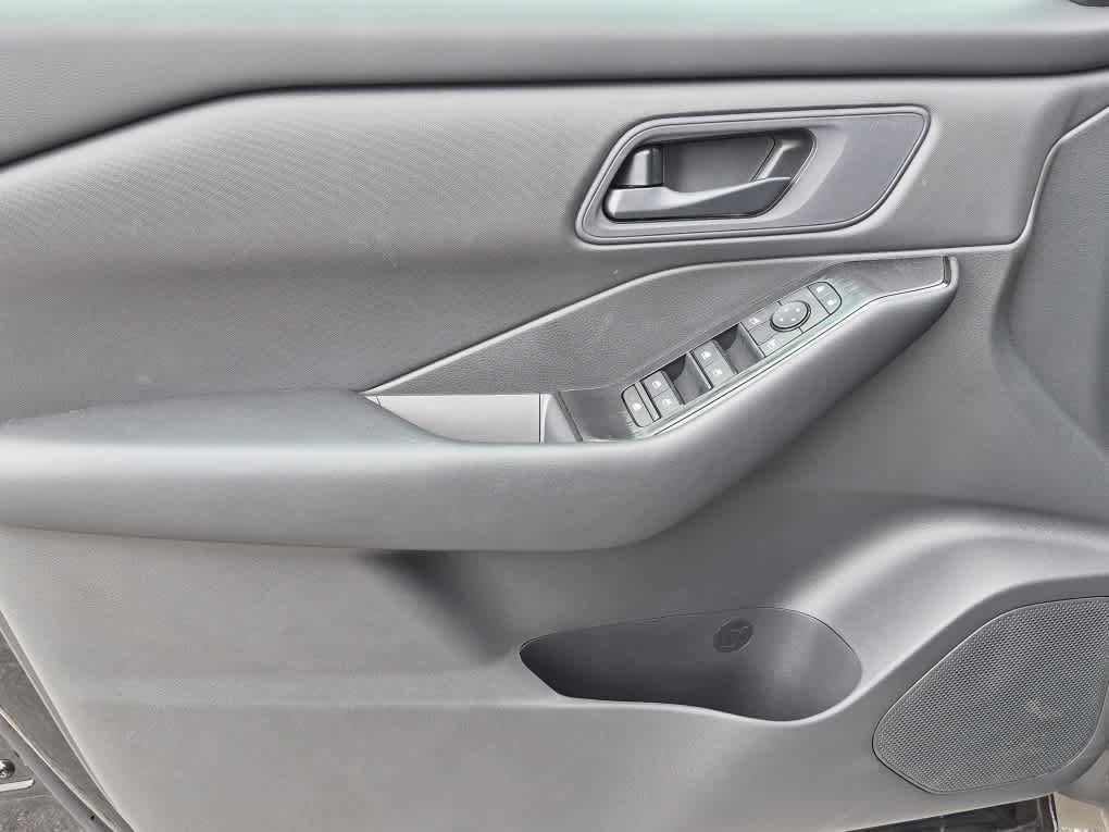 2026 Nissan Rogue S - Photo 9