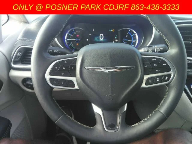 Used 2024 Silver Chrysler Select image 13