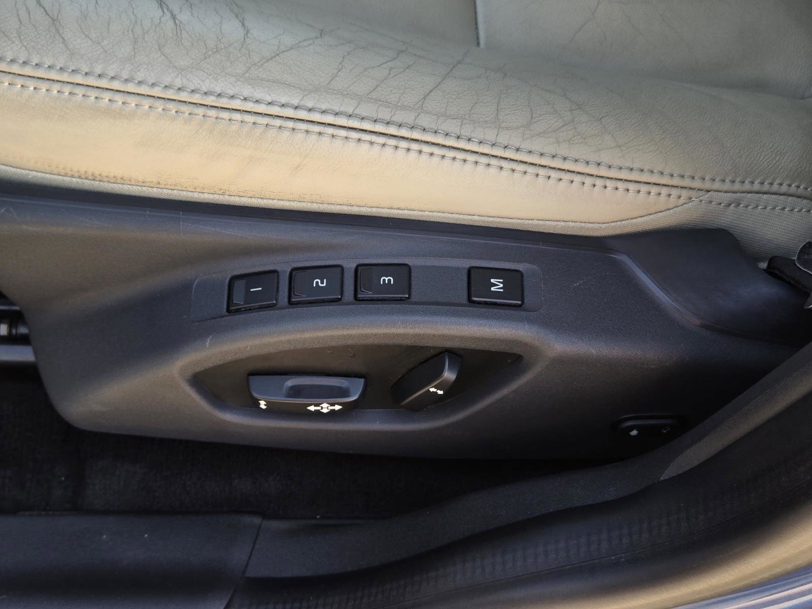 Used 2017 Blue Metallic Volvo Inscription image 30