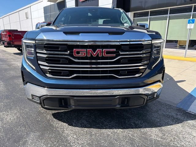 Used 2022 PACIFIC BLUE METALLIC GMC SLT image 2