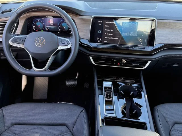 New 2026 Silver Volkswagen 2.0T SE w/Technology image 8