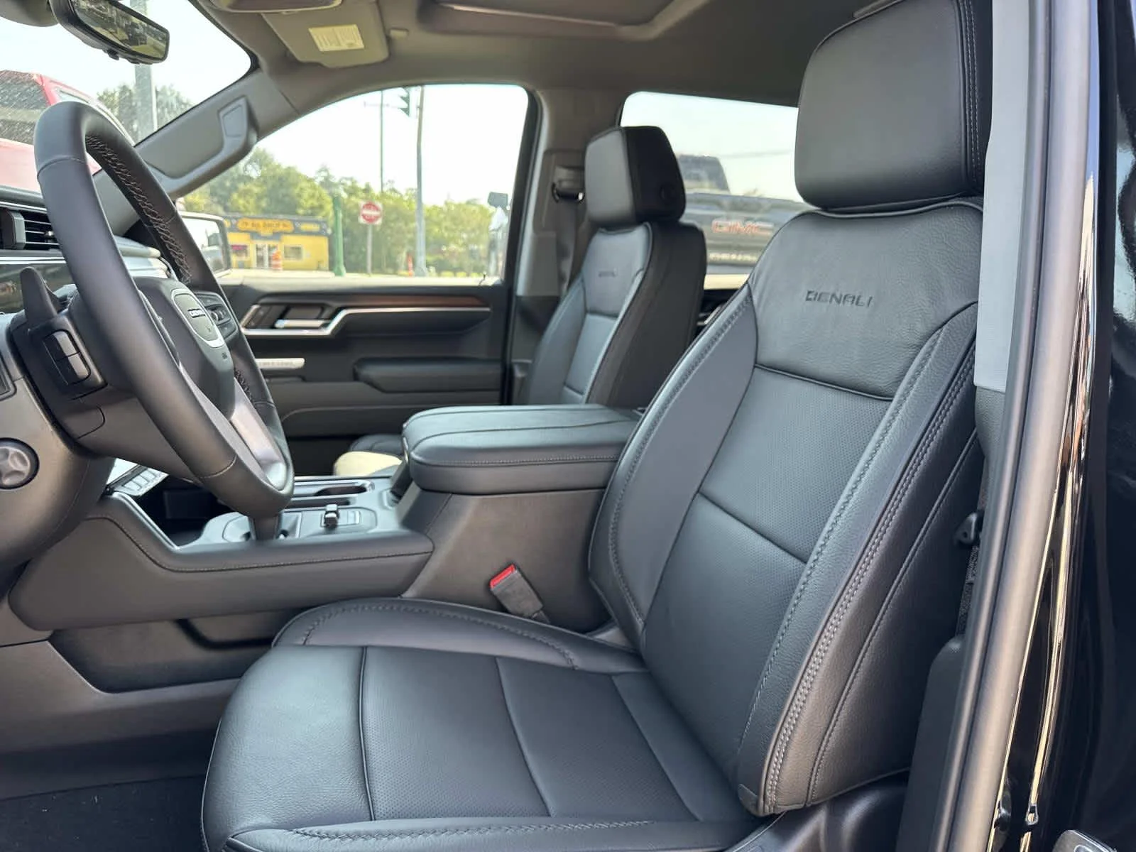 2026 GMC Sierra 1500 Denali - Photo 9