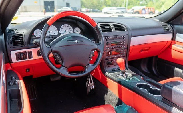 Used 2004 Red Ford Base image 23