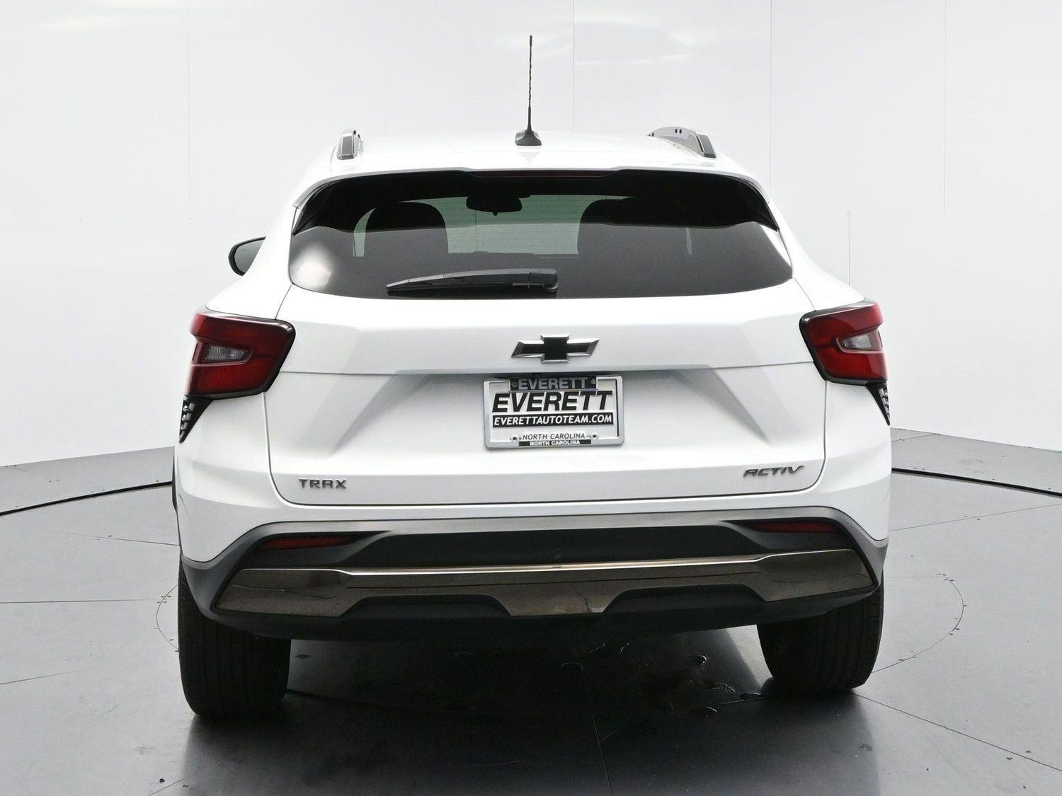 Used 2025 Summit White Chevrolet ACTIV image 6