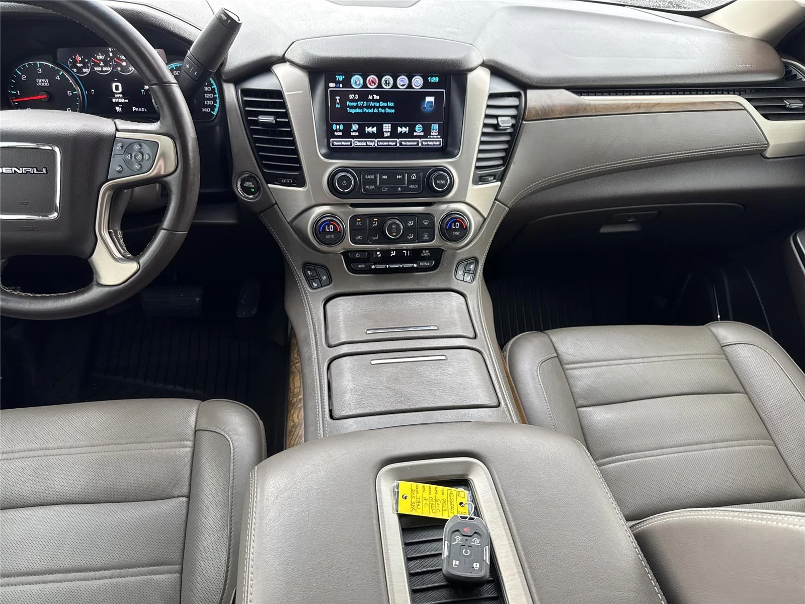 Used 2019 PEPPERDUST METALLIC GMC Denali image 15
