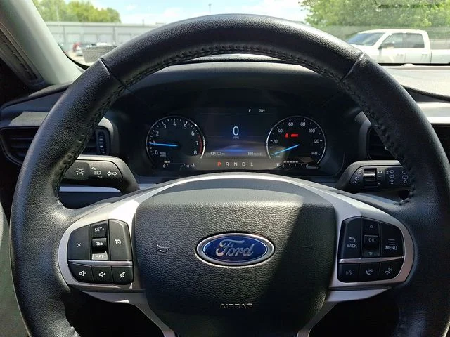 Used 2022 Gray Ford XLT image 25