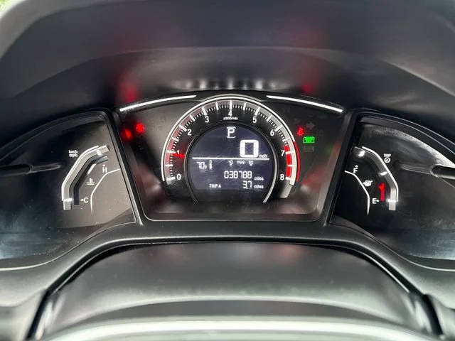 Used 2018 Lunar Silver Metallic Honda LX-P image 21
