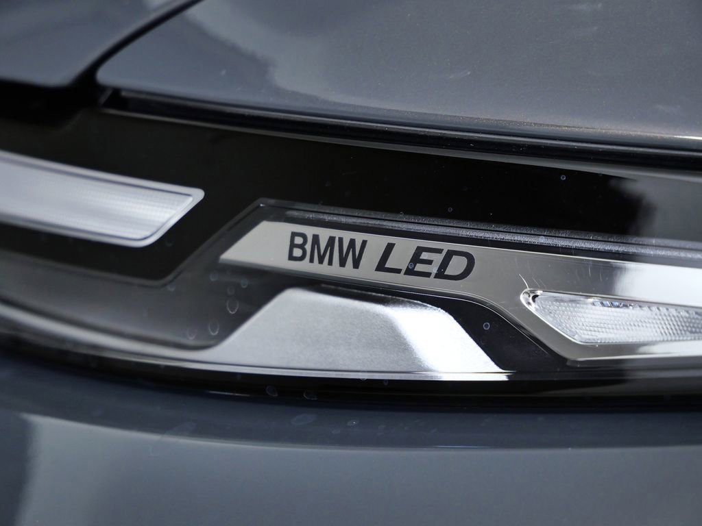 Used 2026 Dravit Grey Metallic BMW xDrive40i image 5