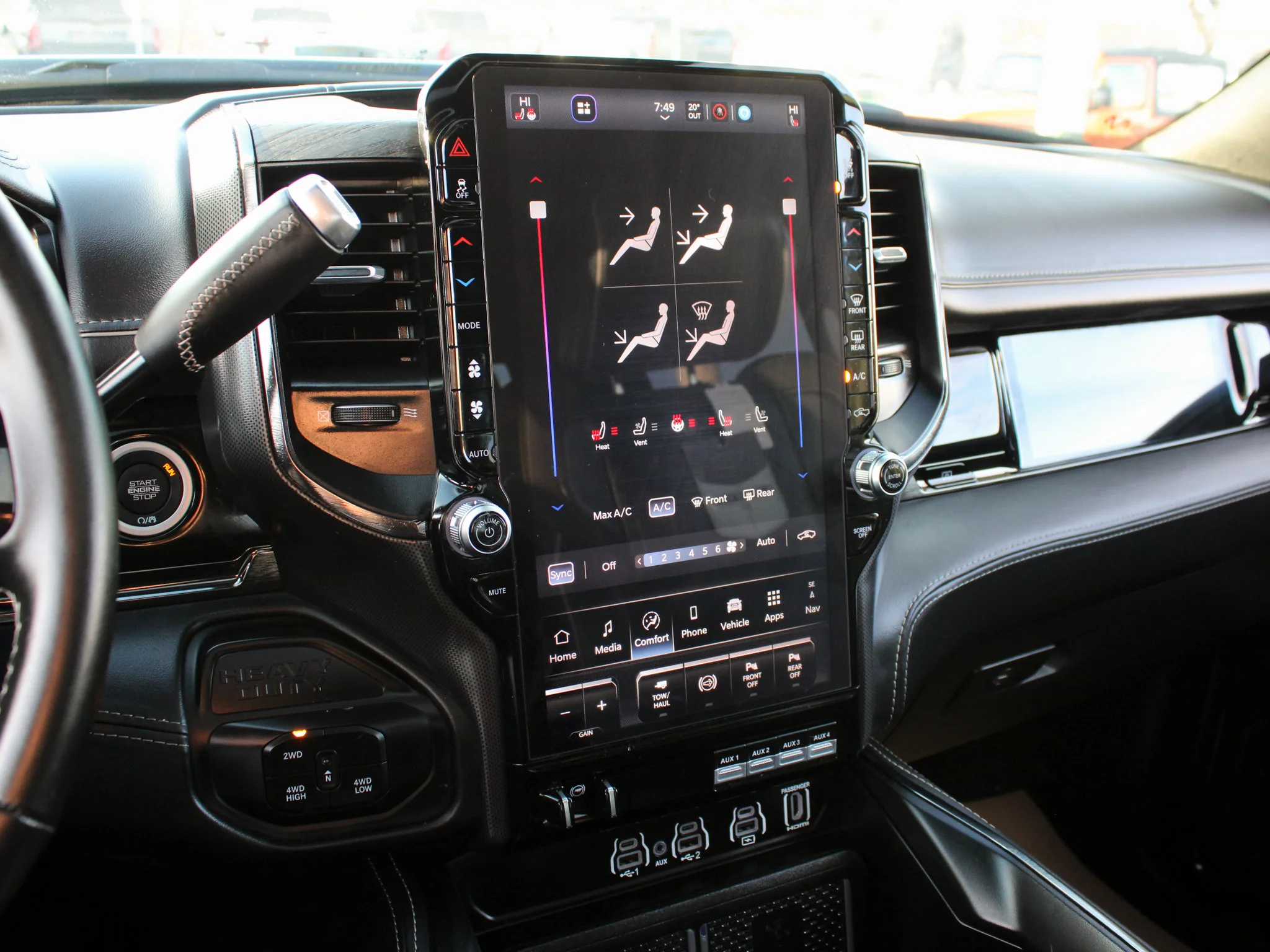 Certified Used 2025 Black RAM Limited* | Cummins Diesel | Night Edition | 5th Wheel & Gooseneck | Apple CarPlay image 28