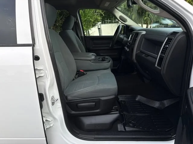 Used 2018 Bright White Clearcoat Ram Express image 9