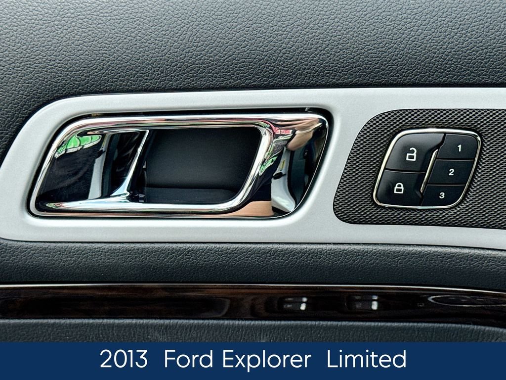Used 2013 White Ford Limited image 18