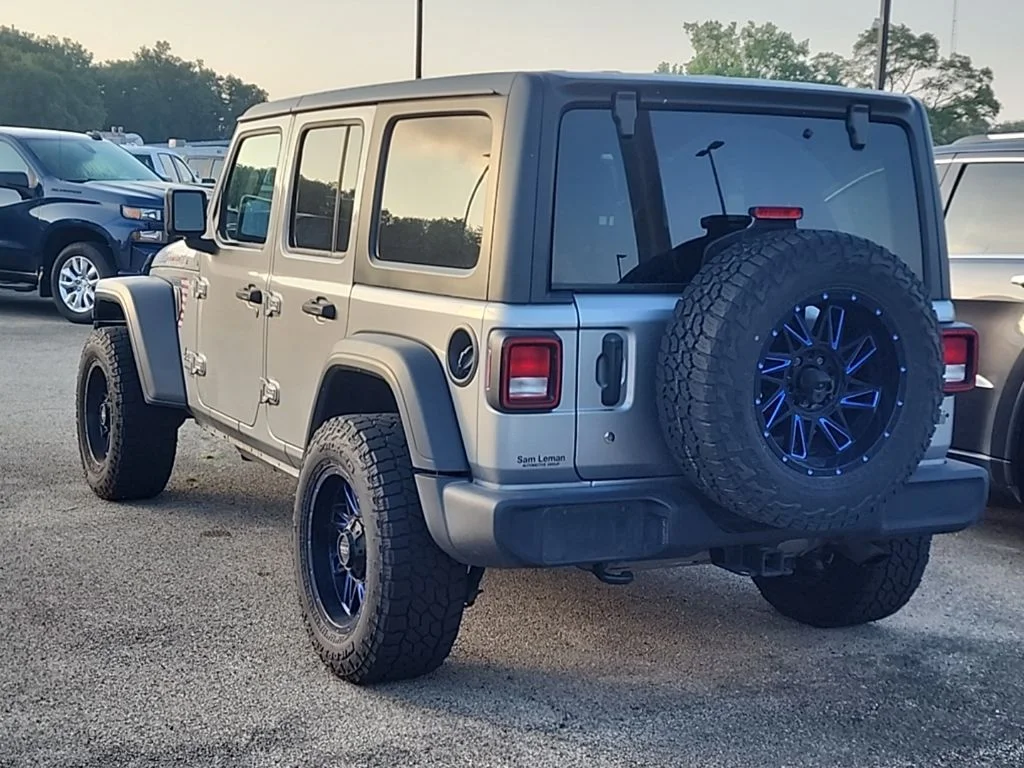 Used 2020 Silver Jeep Unlimited Sport S image 2