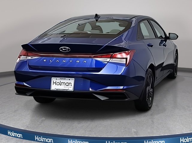 2023 Hyundai Elantra SEL photo 4