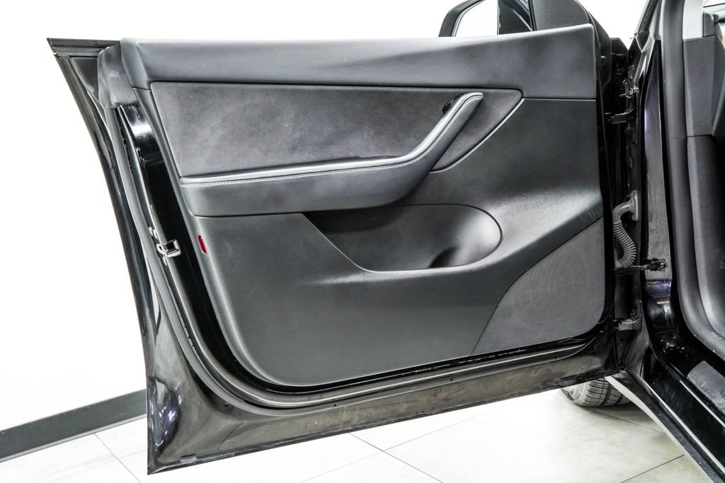Used 2022 Black Tesla Long Range image 37