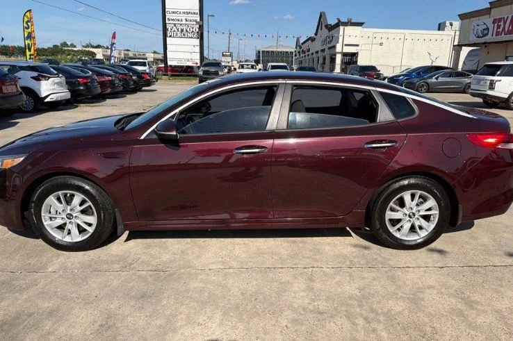 Used 2018 Purple Kia LX image 12