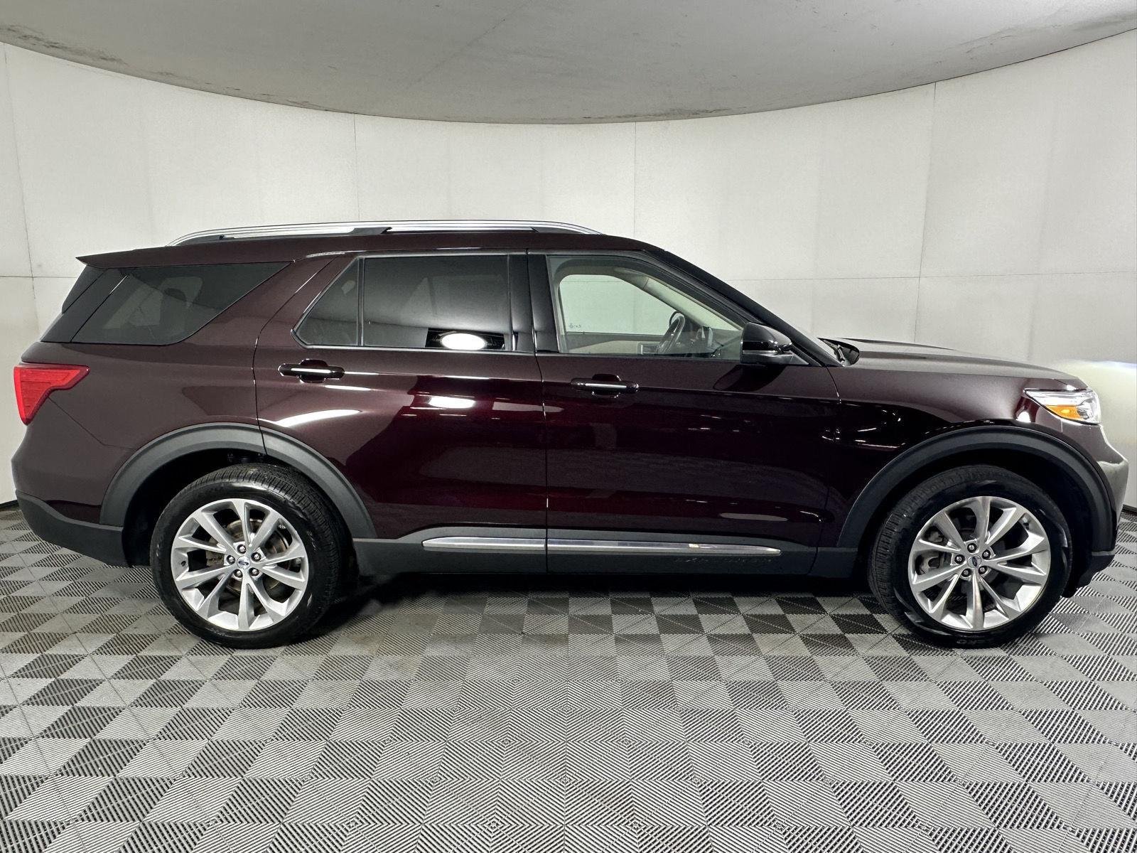 Used 2023 Jewel Red Metallic Tinted Clearcoat Ford Platinum image 2