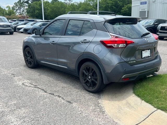 Used 2020 Gray Nissan SR image 3