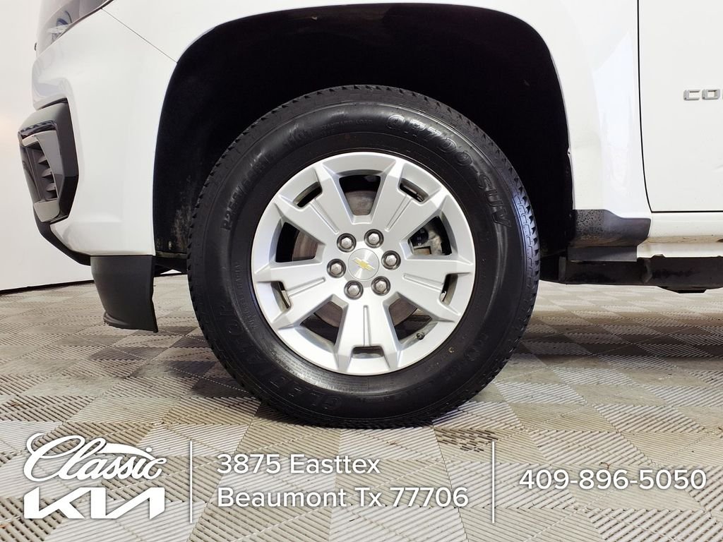 Used 2021 White Chevrolet LT image 8