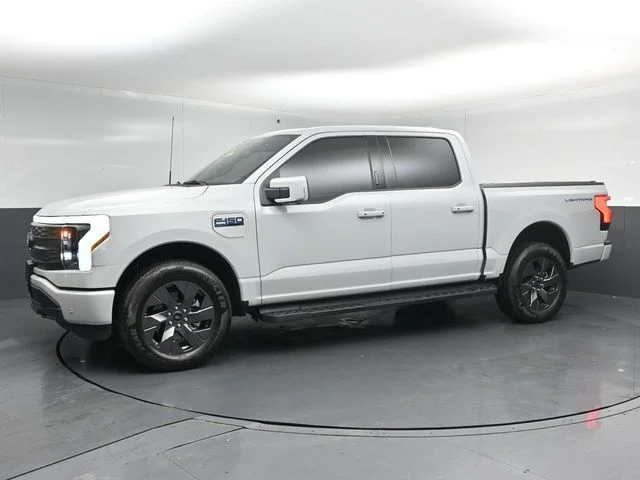 Used 2024 White Ford Lariat image 4