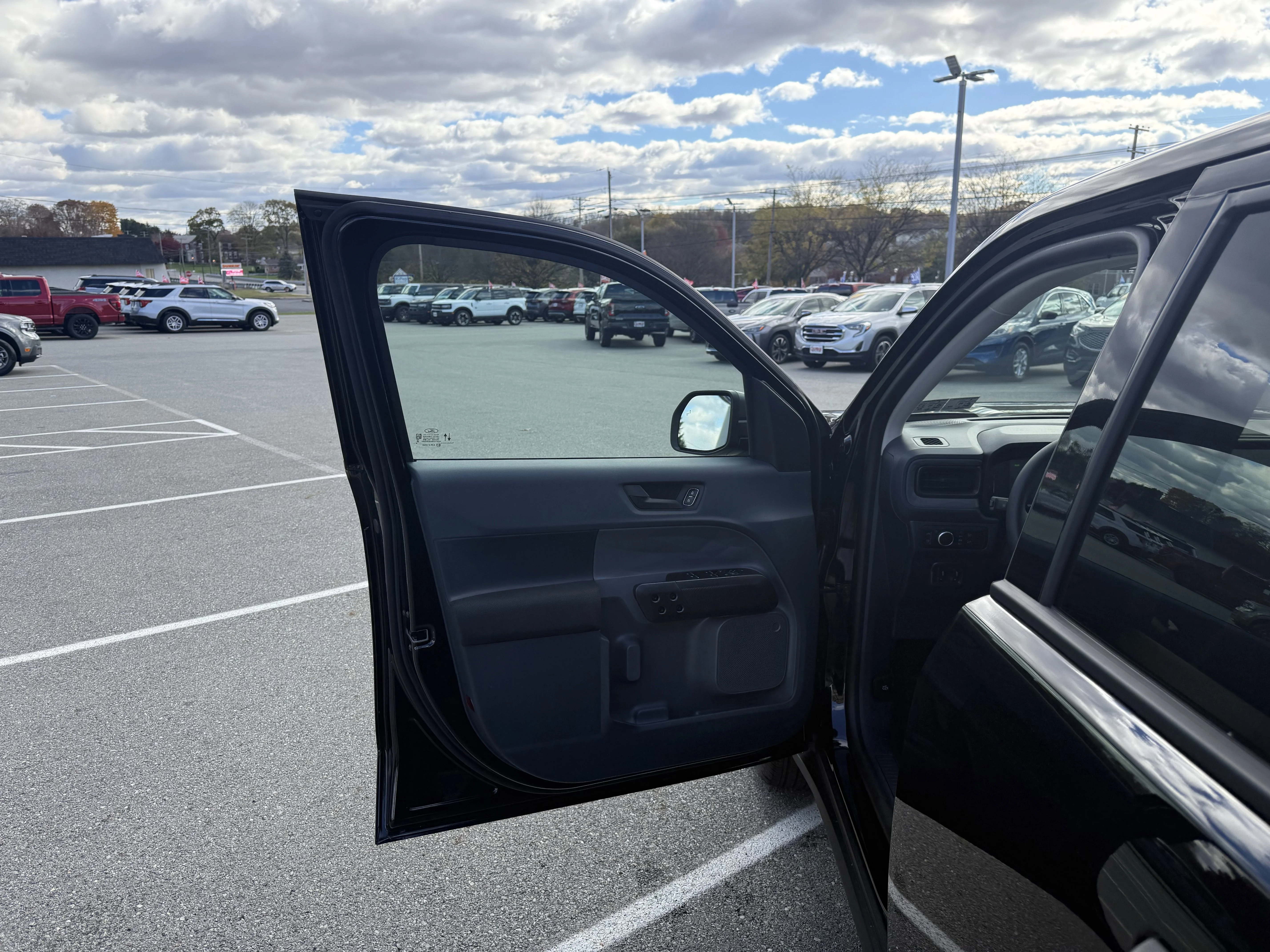 2025 Ford Maverick XL - Photo 11