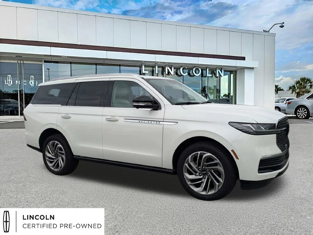 Used 2026 Pristine White Lincoln Reserve image 1
