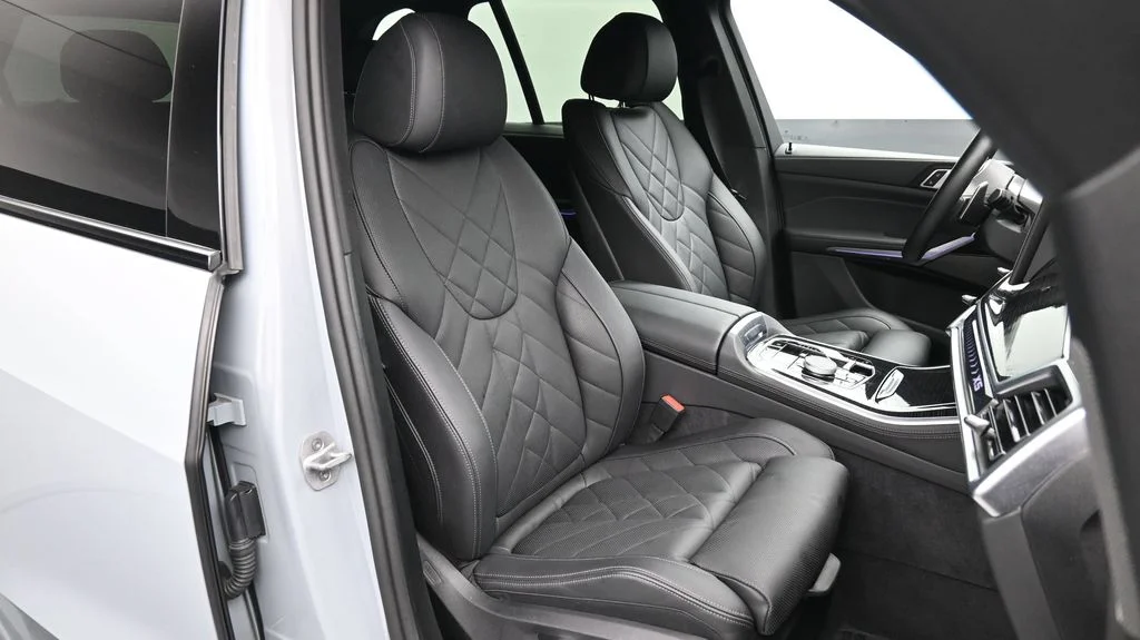 Certified Used 2025 Brooklyn Grey Metallic BMW sDrive40i image 17