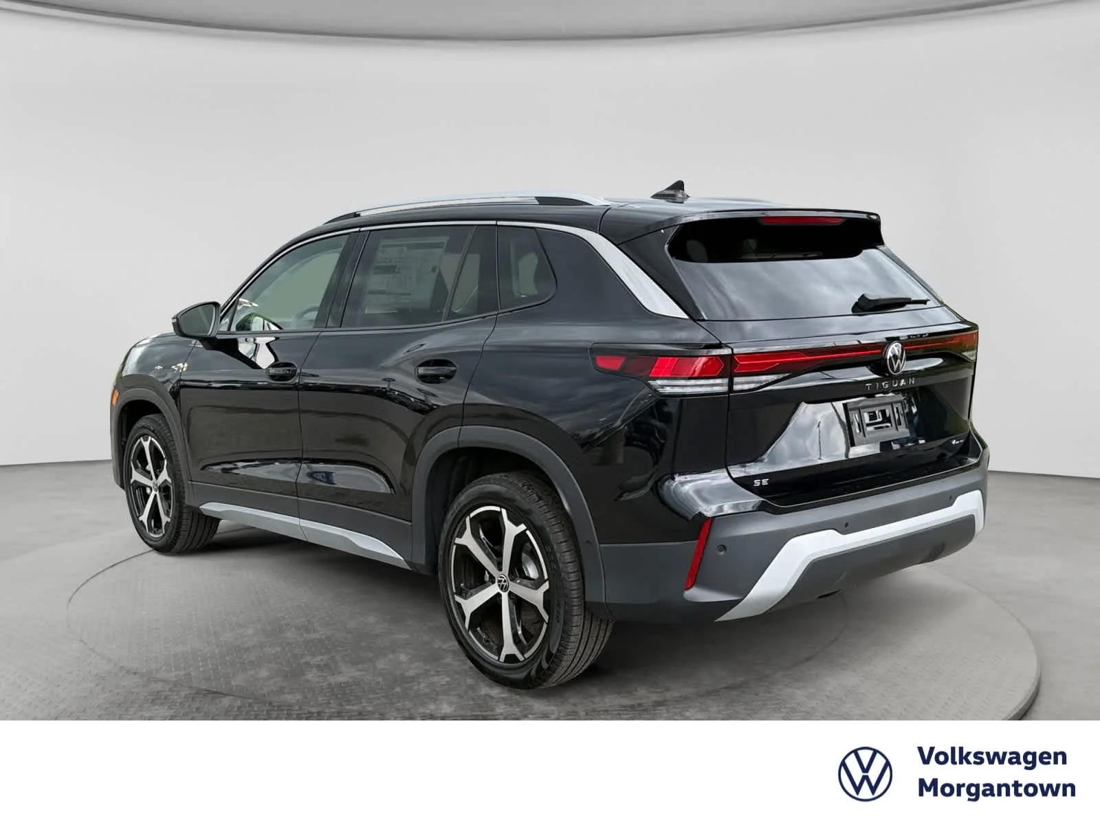 New 2026 Deep Black Pearl Volkswagen SE image 7