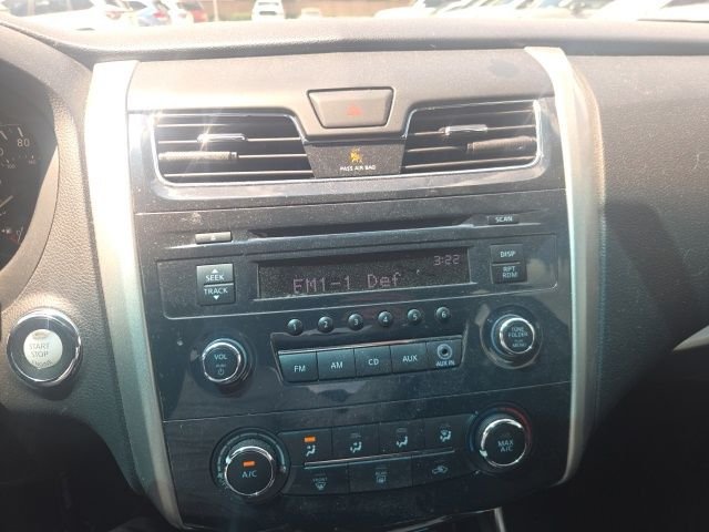 Used 2015  Nissan 2.5 S image 9