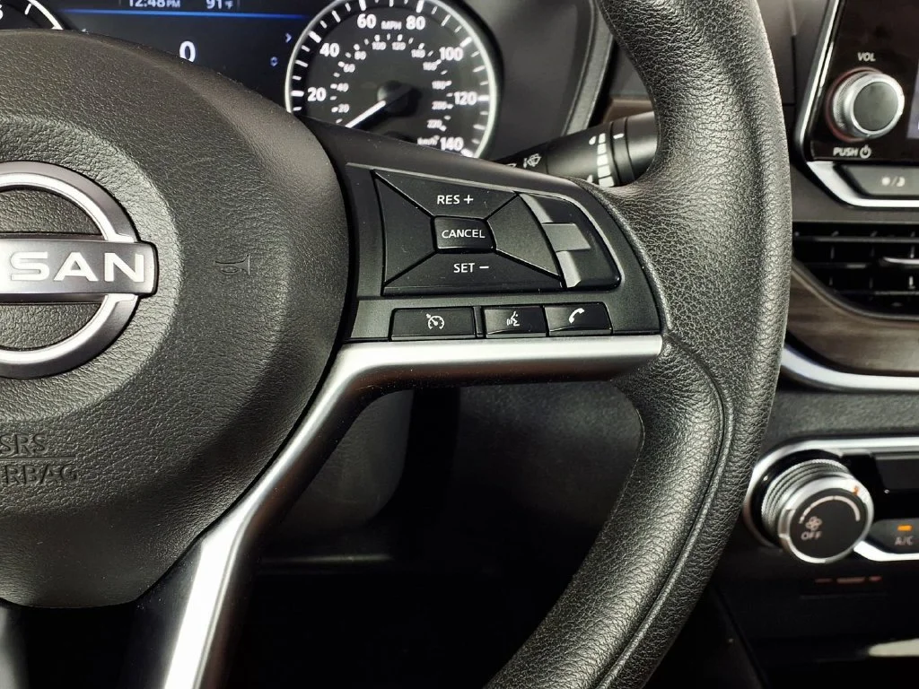 Used 2024 Super Black Nissan 2.5 SV image 20