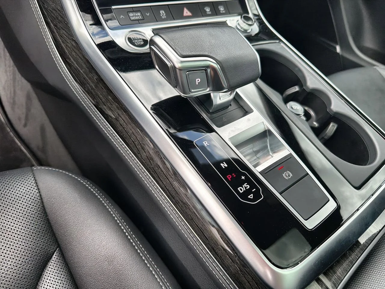 Used 2025 White Audi Premium Plus 55 TFSI quattro Tiptronic image 14