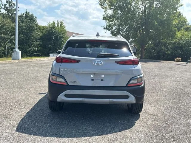 Used 2022 Silver Hyundai SEL image 5