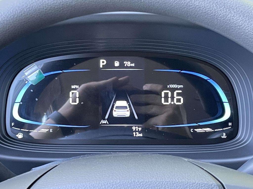 New 2026 White Hyundai SE image 18