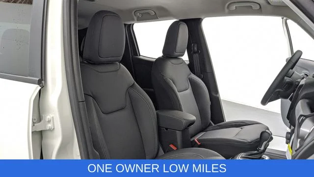 Used 2022 White Jeep Limited image 18