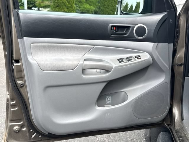 Used 2011 Pyrite Mica Toyota SR5 image 16