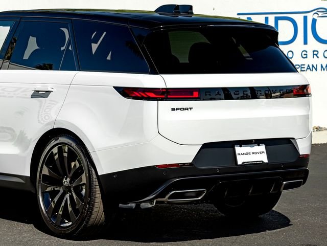 New 2026 Fuji White Land Rover SE image 10