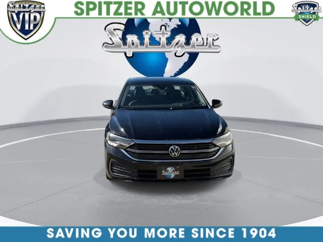 Certified Used 2024  Volkswagen 1.5T SE image 5