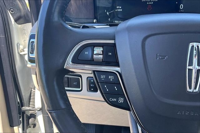 Used 2020 White Lincoln Reserve image 18