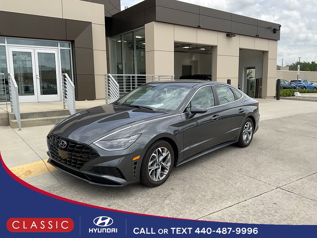 Certified Used 2023 GRAY Hyundai SEL image 1