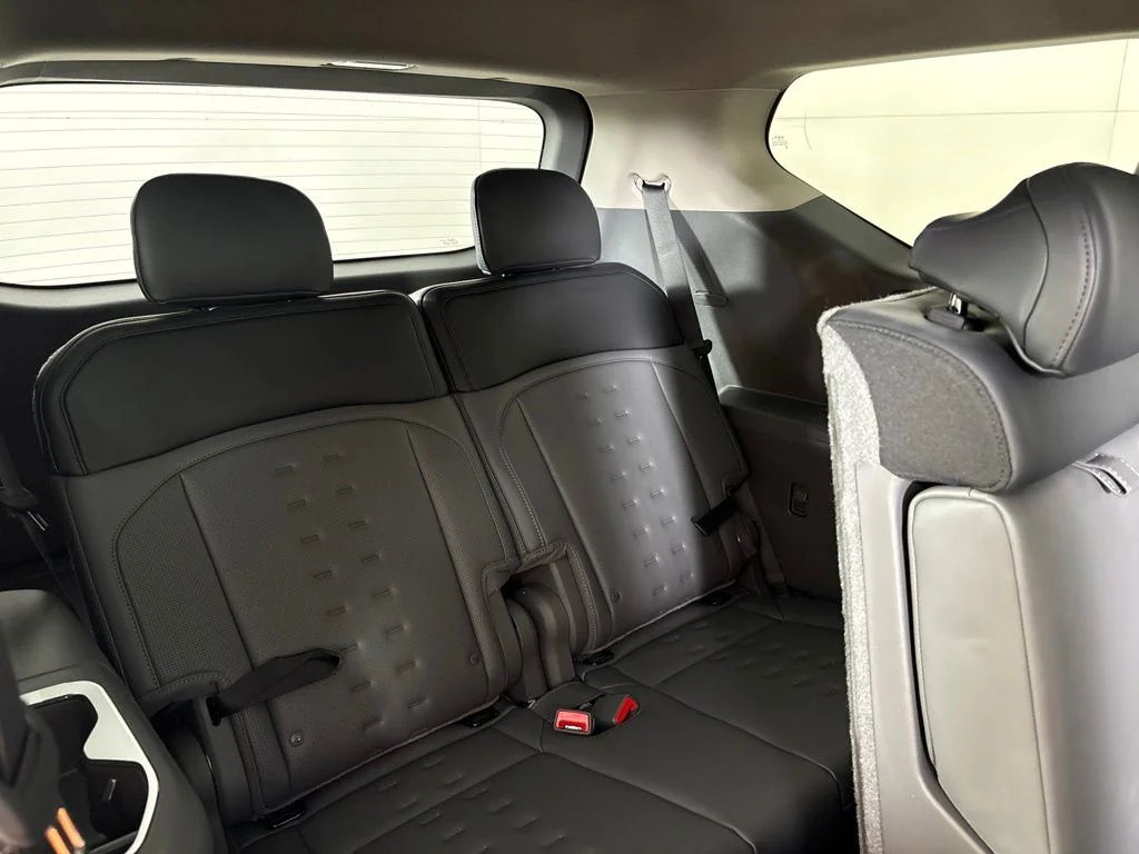 New 2026 Ocean Blue Kia Wind AWD image 22