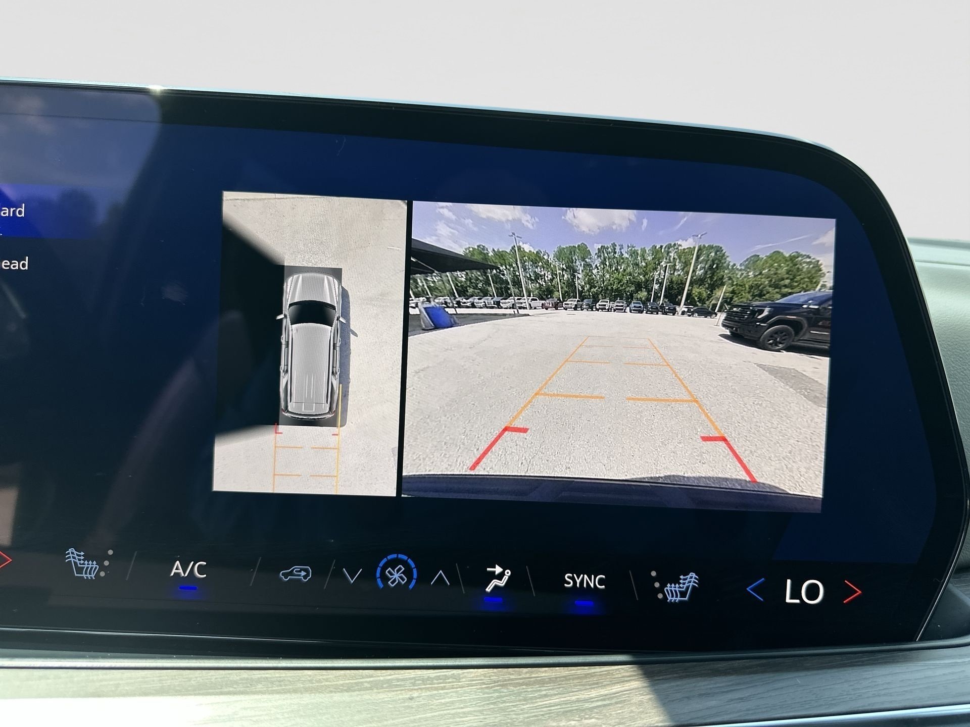 2025 Chevrolet Tahoe Z71 - Photo 15