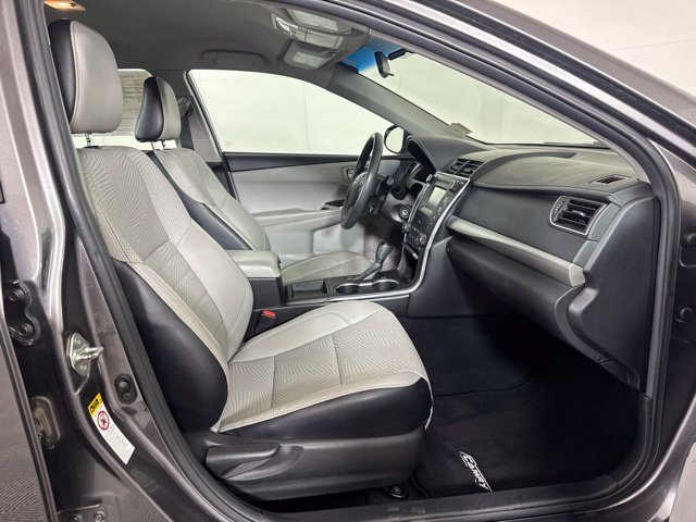 Used 2016 Gray Toyota SE image 4