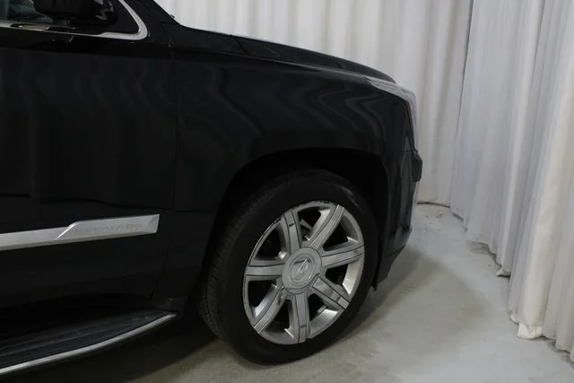 Used 2020 Black Cadillac Luxury image 29