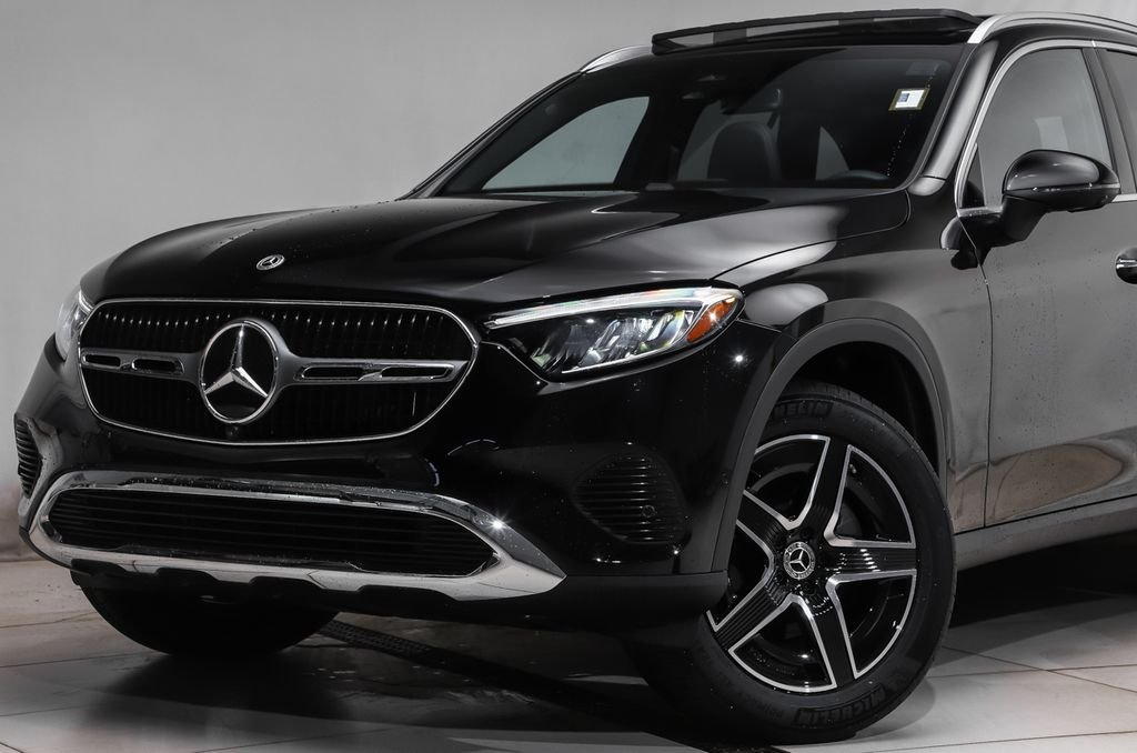 New 2026 Black Mercedes-Benz GLC 300 image 2