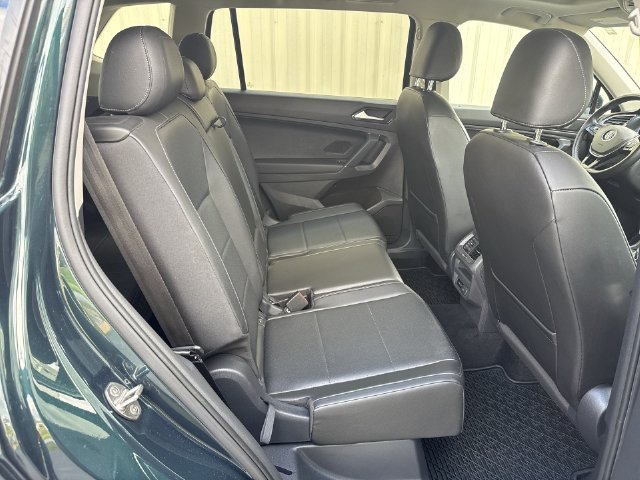 Used 2018 Green Volkswagen 2.0T SE image 11