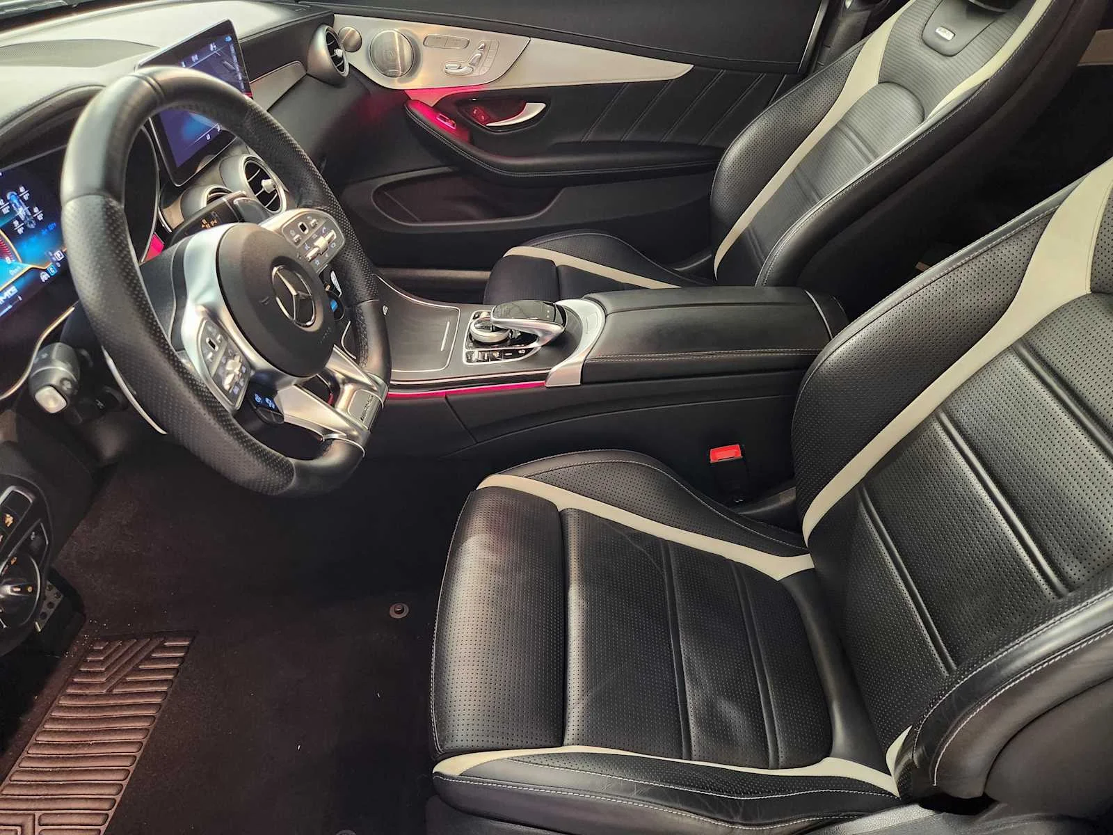 Used 2023 MANUFAKTUR Diamond White Metallic Mercedes-Benz AMG® C 63 S image 21